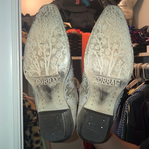 Corral NEW metallic glitter inlay & crystal boots - Picture 3 of 8